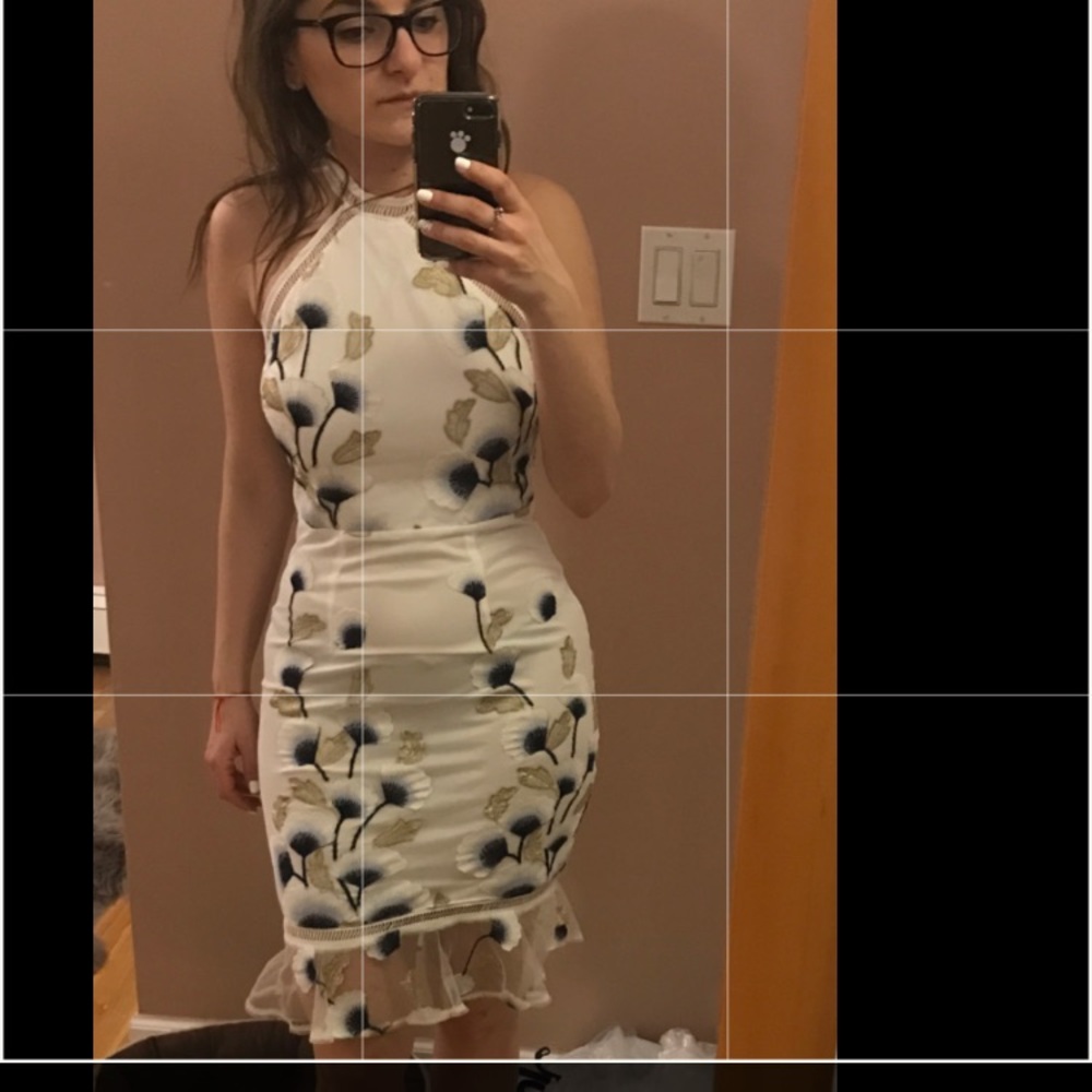 White and blue dress - Picture 5 of 8